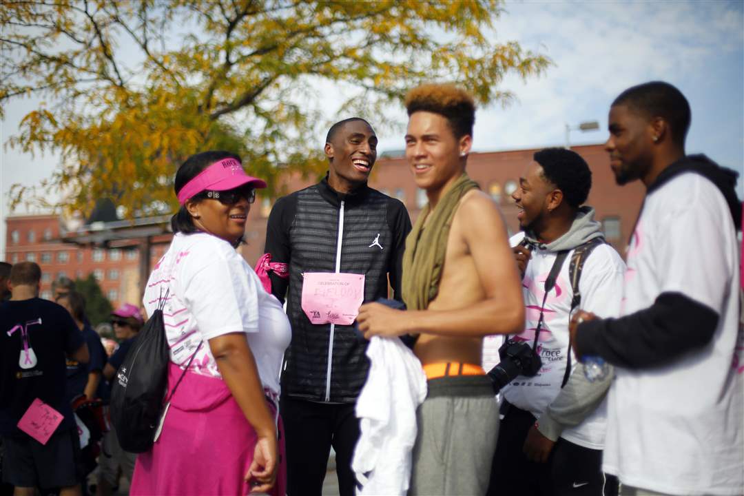 CTY-raceforthecure29p-Kynard-crew