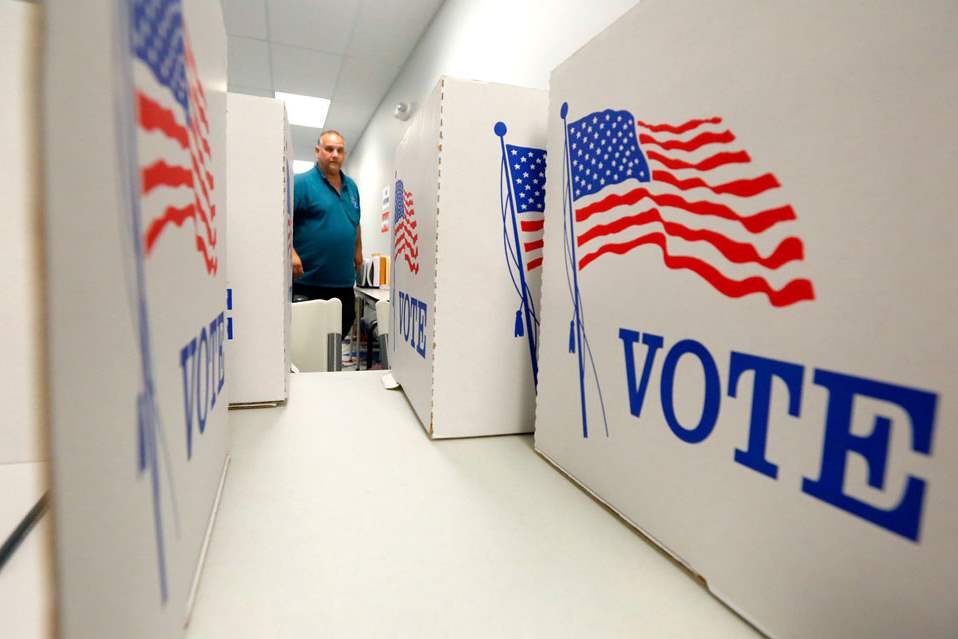 CTY-earlyvote30pDoug-Wright-an-employee-with-Exp