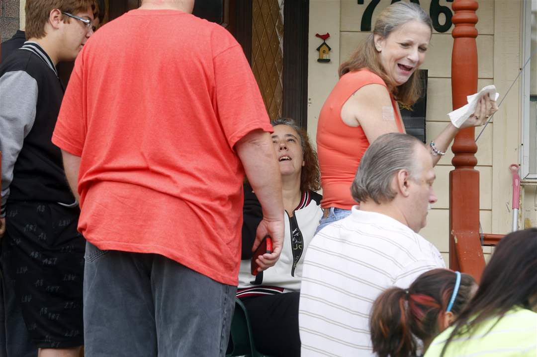 CTY-ELAINAHOUSE02p-13