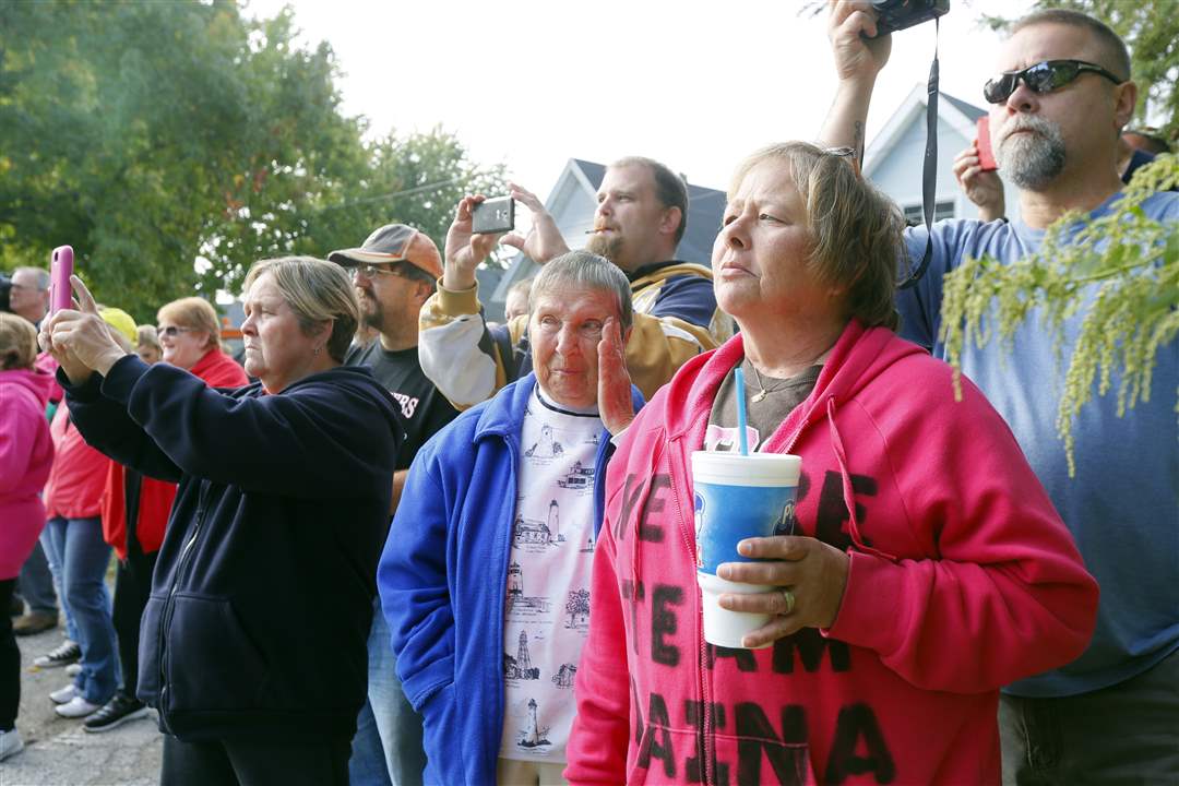 CTY-ELAINAHOUSE02p-5