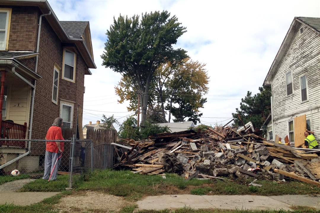 CTY-ELAINAHOUSE02p-6