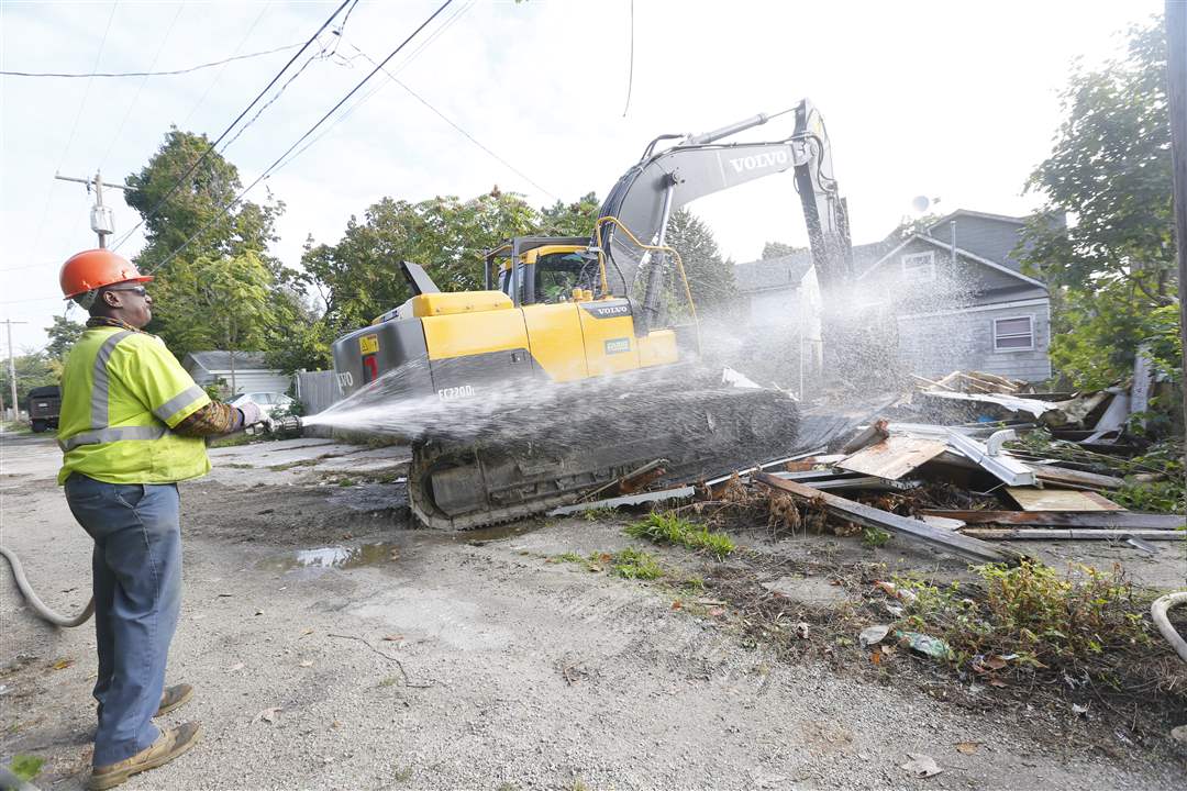 CTY-ELAINAHOUSE02p-7