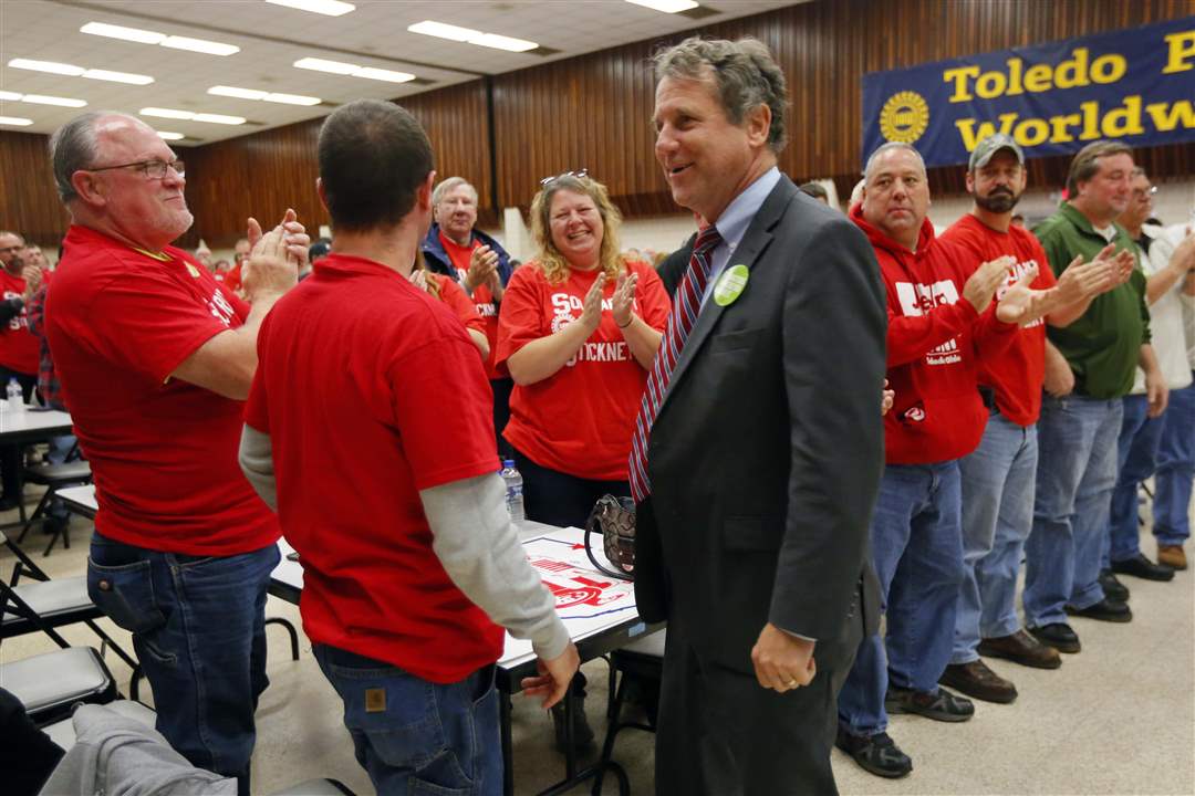 CTY-Rally21p-Sen-Brown-standing-O