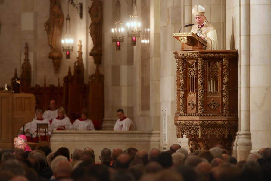 Bishop22-thomas-and-crowd