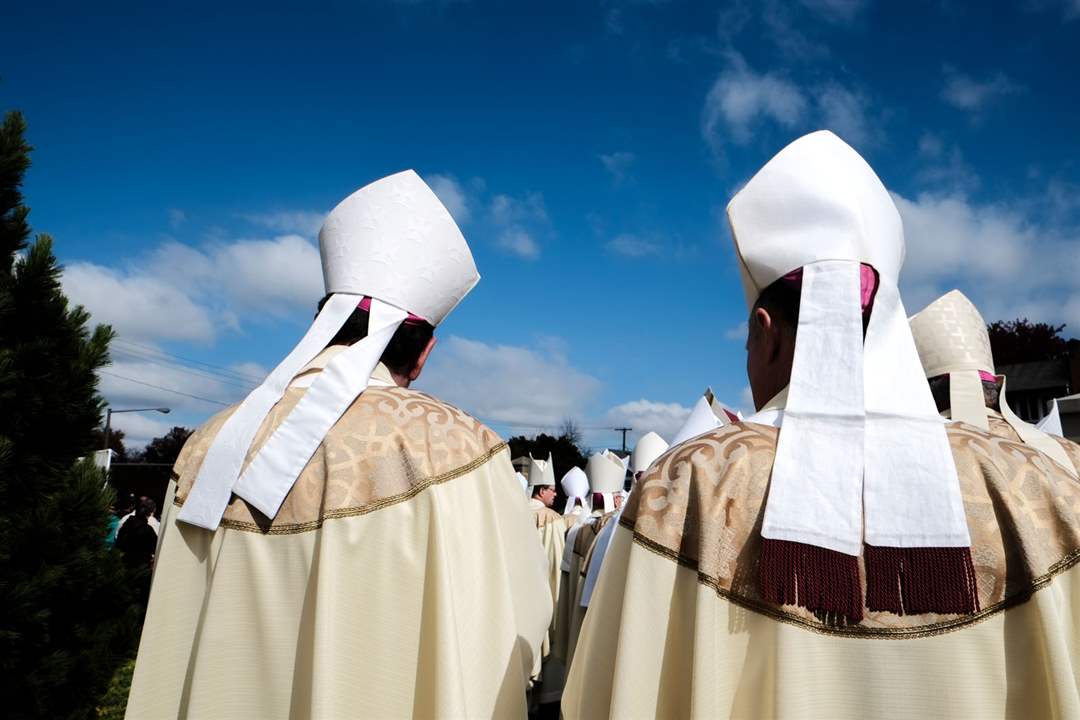 CTY-BIshop23Bishops-wait-to-enter-Our-Lady-Q