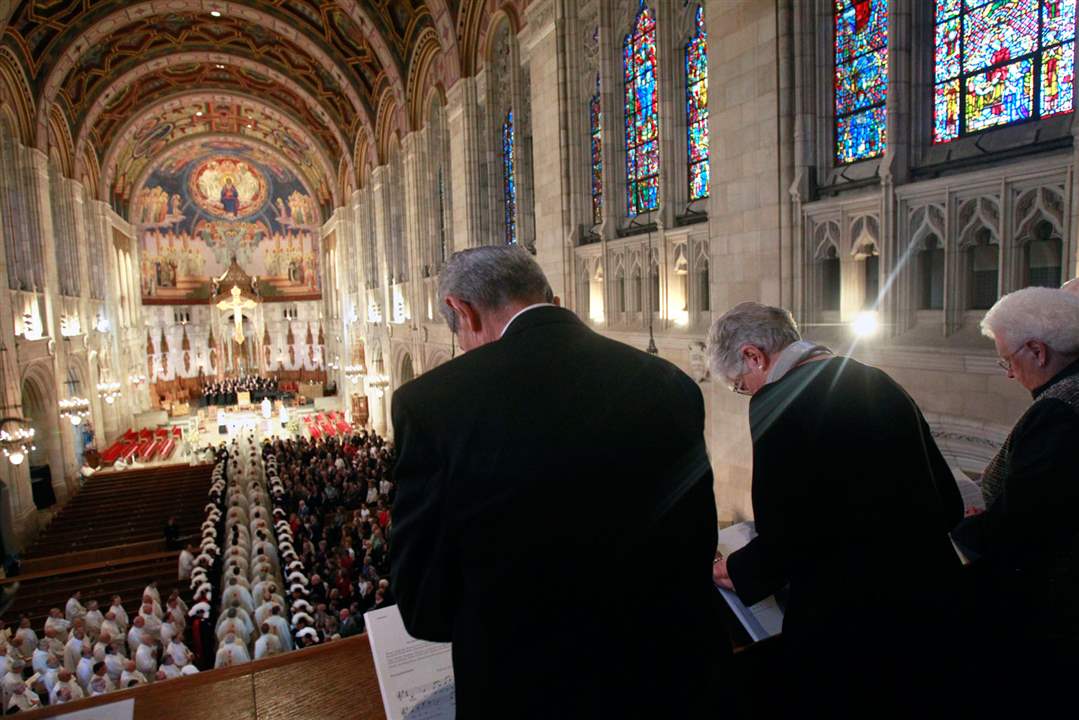 CTY-BIshop23Diocese-of-Toledo-s-employe