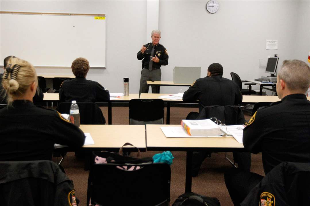 CTY-DEPUTIES23pLucas-County-Sheriff-John-Tharp-at-the-head-of-the-class