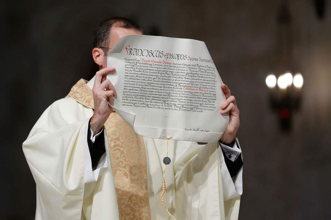 The-Apostolic-Letter-is-presented-to-the-people-CTY-BIshop23