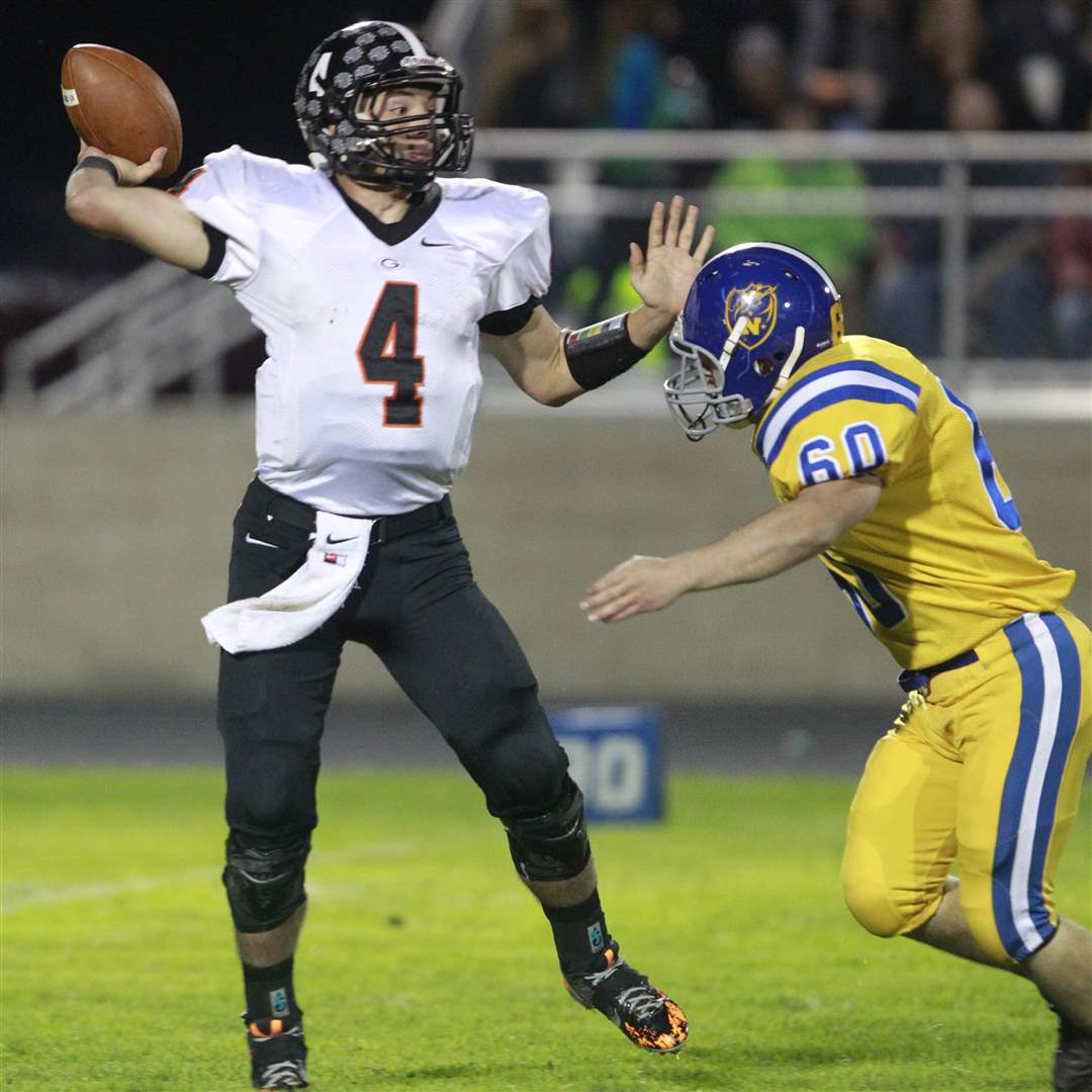 SPT-TAACfball24p-qb-pressure