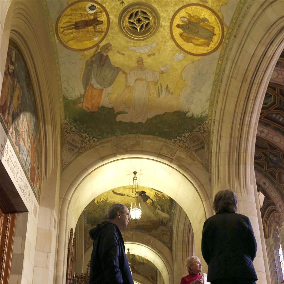 MAG-rosary24p-Trudy-Desmond