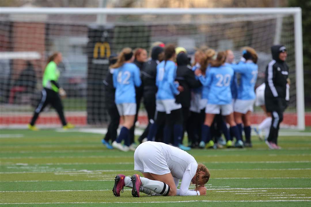 SPT-RegionalSoccer2p-dejection