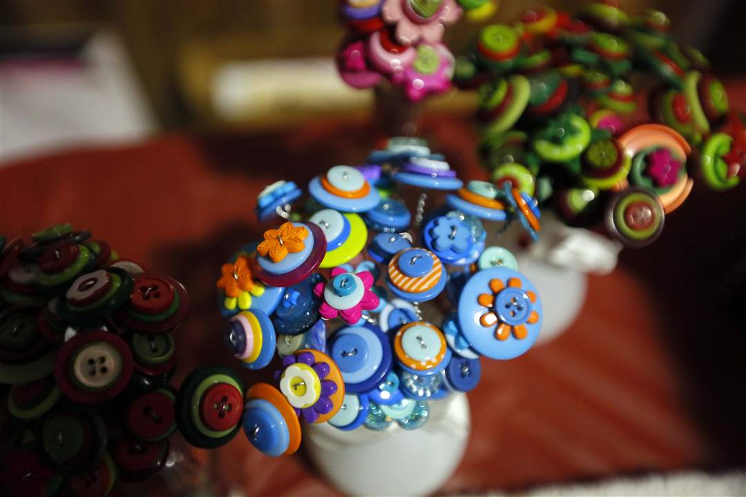 WebSylCRAFT31p-button-bouquets