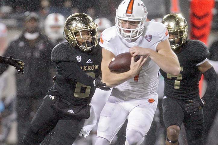 Zips-BG-06-jpg-dieter-chased-by-scott-and-march