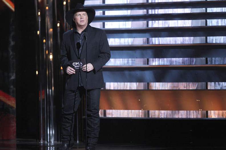 2014-CMA-Awards-Show-24