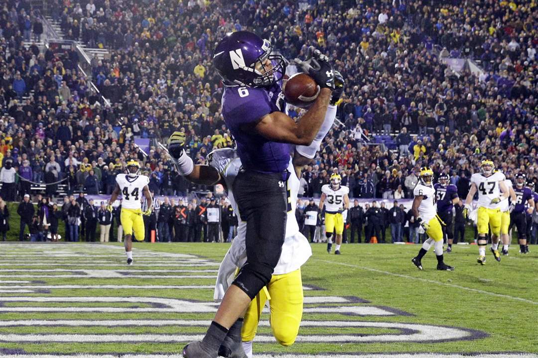 Michigan-Northwestern-Football-Tony-Jones