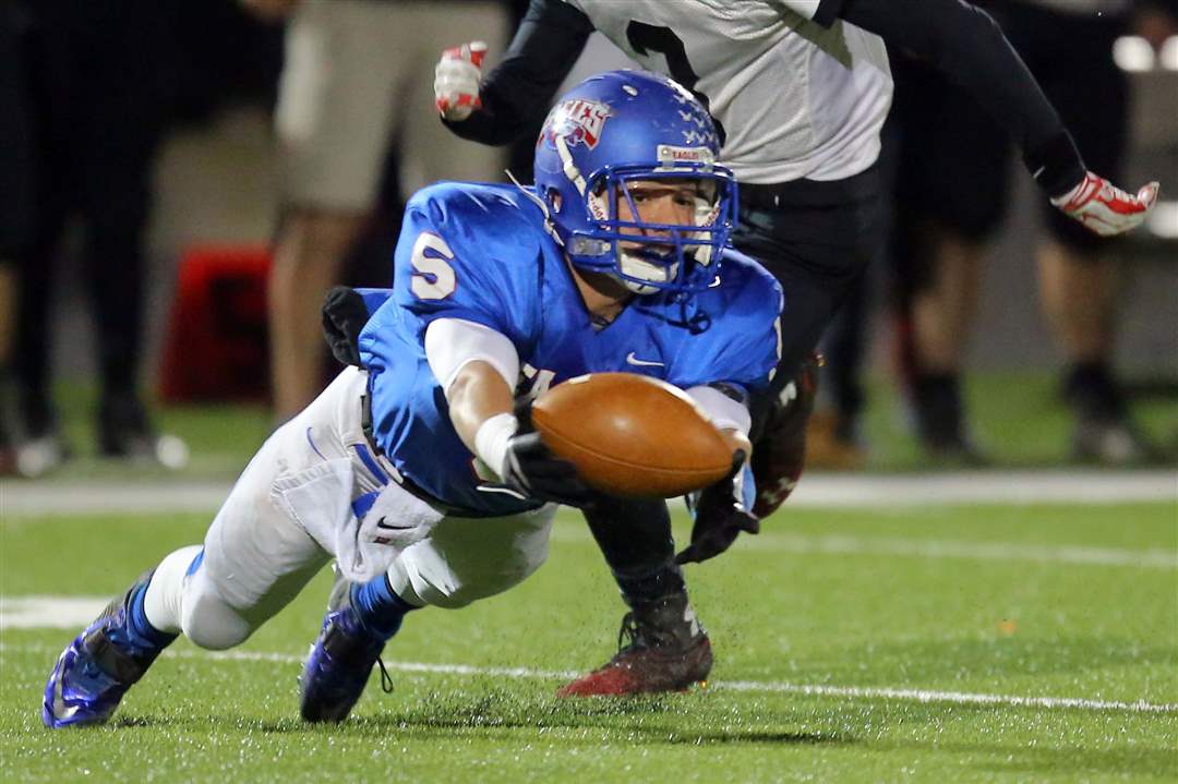 SPT-libertybenton15-diving-catch