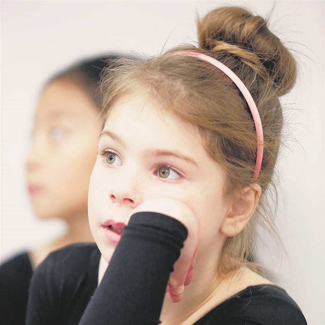 FEA-NUTCRACKER-Elliette-Bartlett