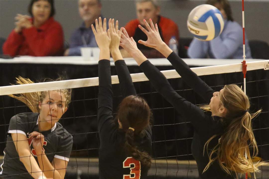 SPT-bedfordvolley21p-spike