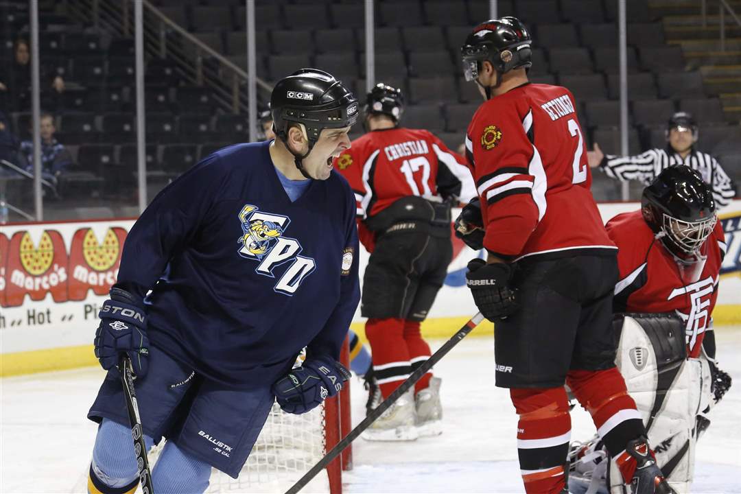 CTY-hockey23p-Williamson