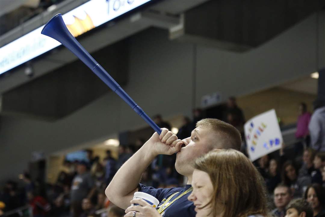 CTY-hockey23p-Schwab