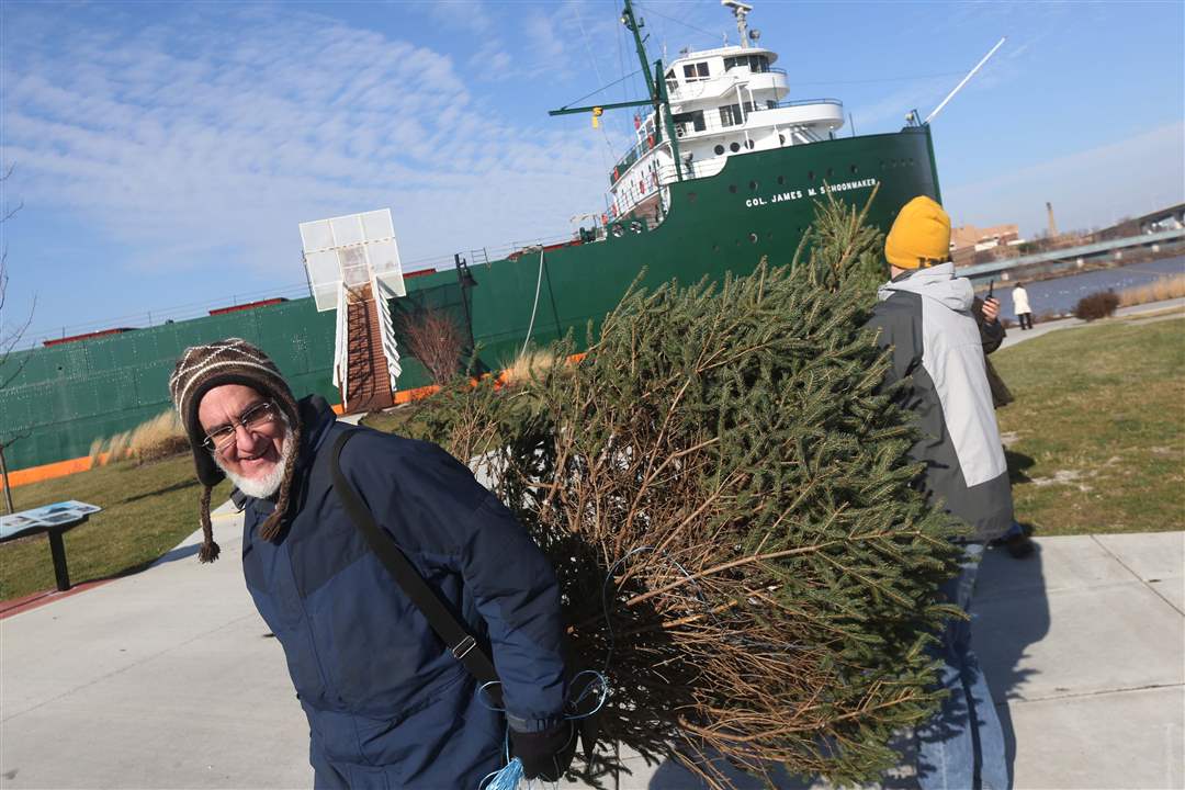 santa30p-Jacob-Miller