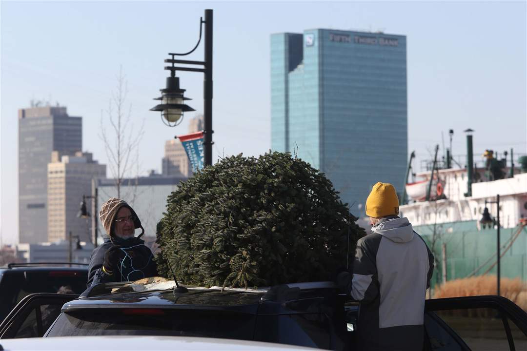 santa30p-Marvin-Miller