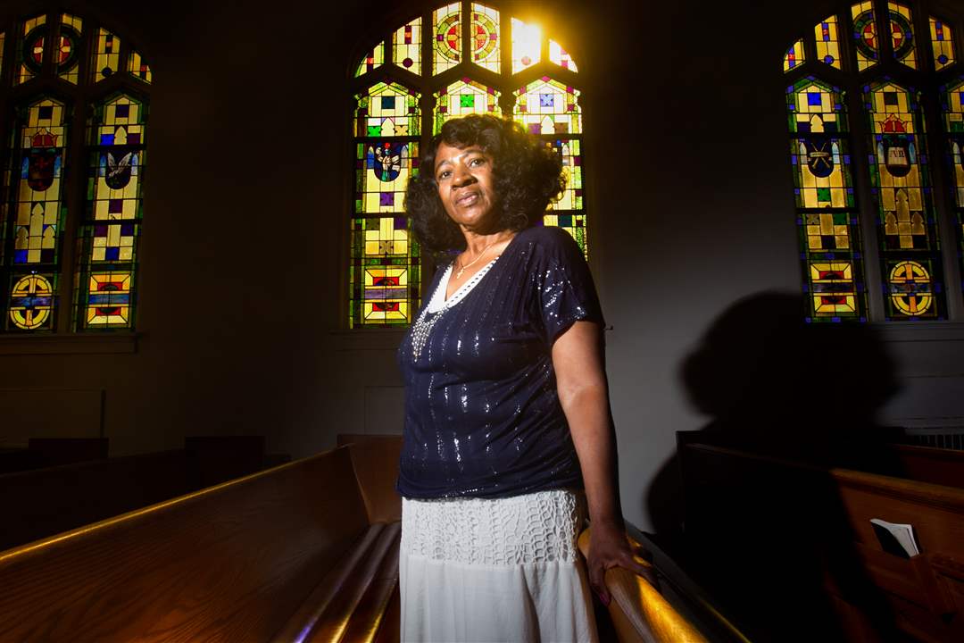 FEA-taylor02pGloria-Taylor-as-the-sun-shin