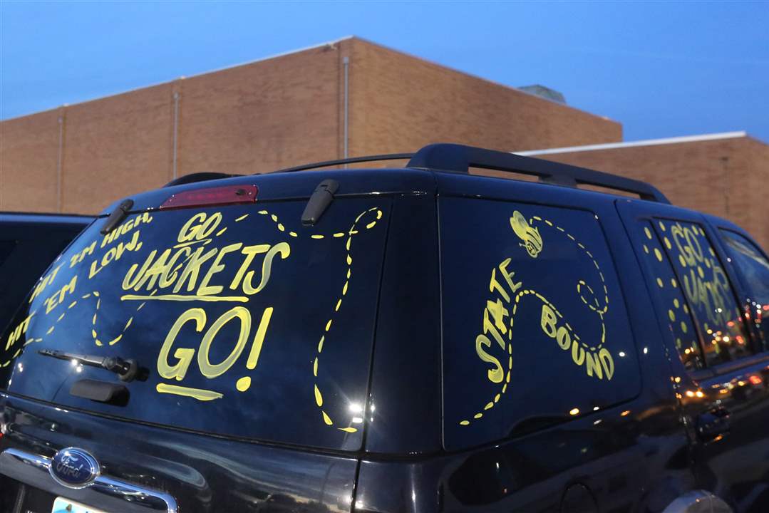 Perrysburg-Pregame08pA-car-sported-paint-supp