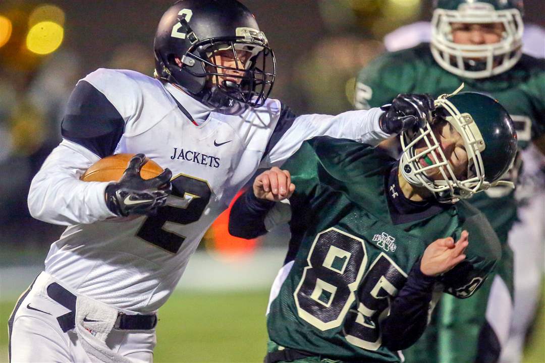 SPT-Perrysburgfball15pPerrysburg-WR-Seth-Durham-2-s