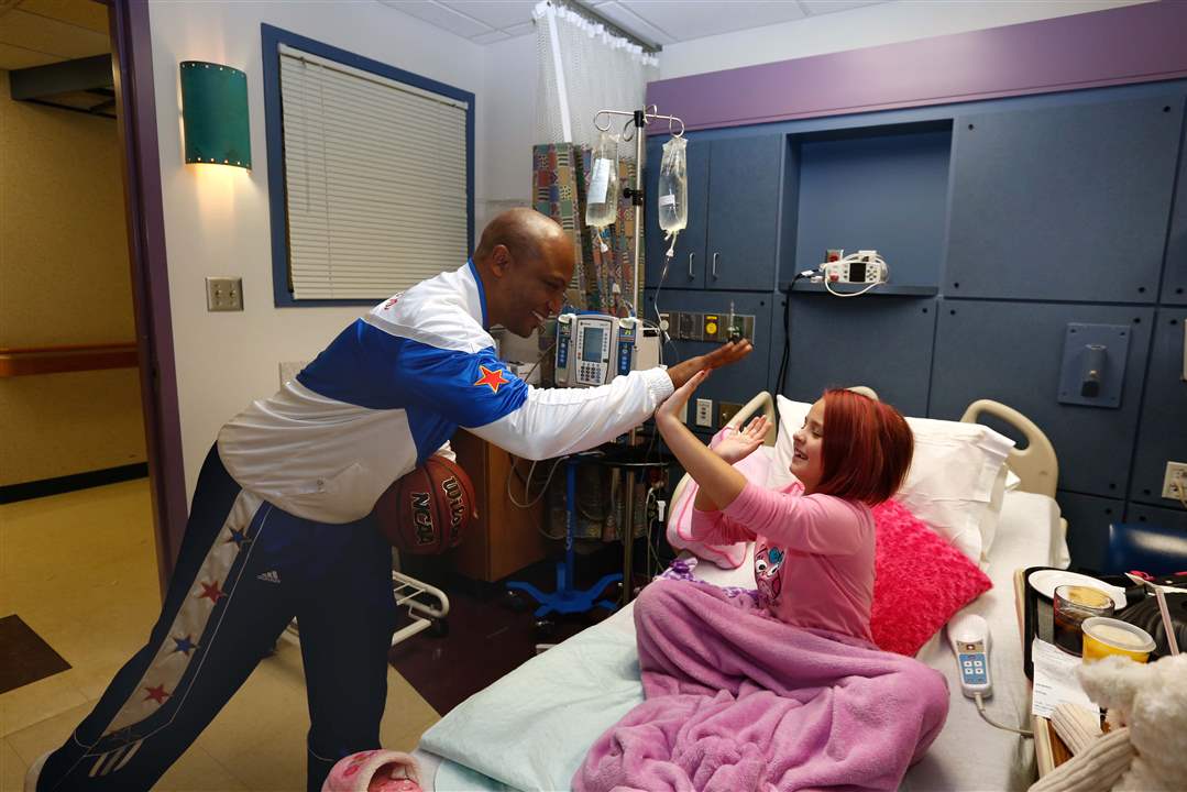 CTY-visit05p-high-five