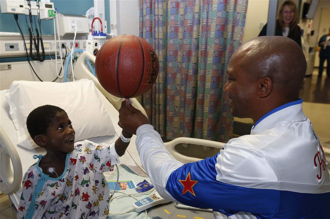 CTY-visit05p-spinner