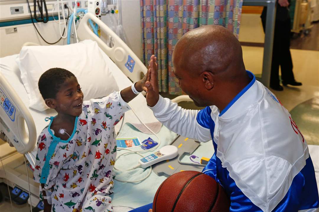 CTY-visit05p-Globetrotters