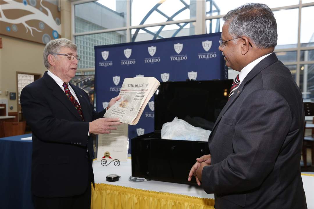 CTY-capsule16p-The-Blade