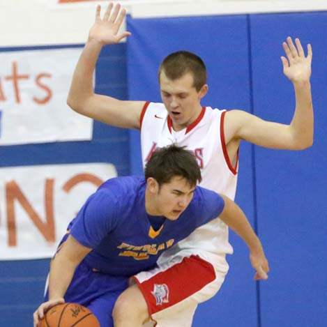 sfrancishoop-mckinniss-fouled