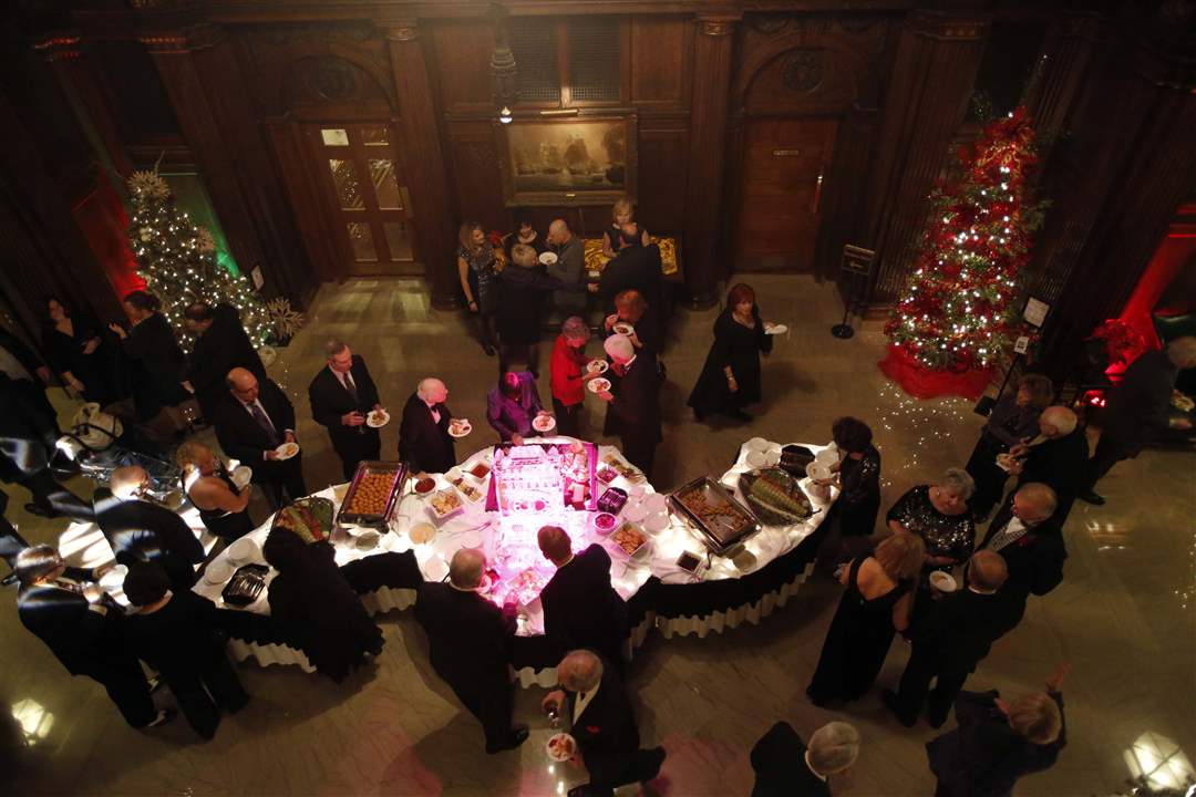 SOC-toledoclub31p-overhead