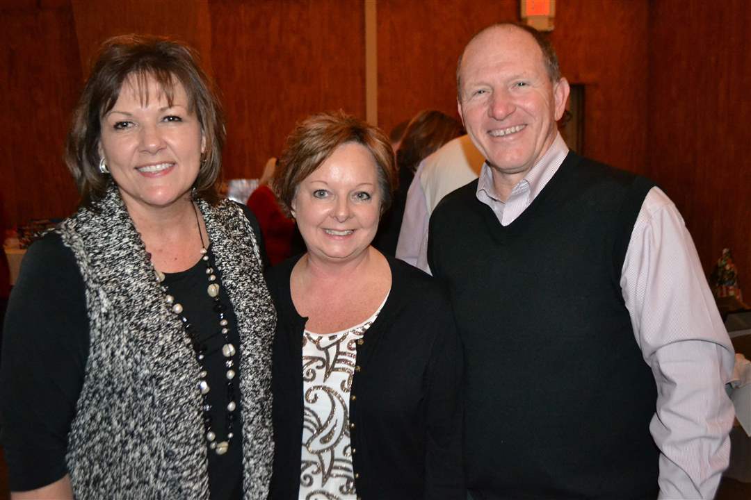 Beth-Collins-with-Lisa-and-Bruce-Umbleby