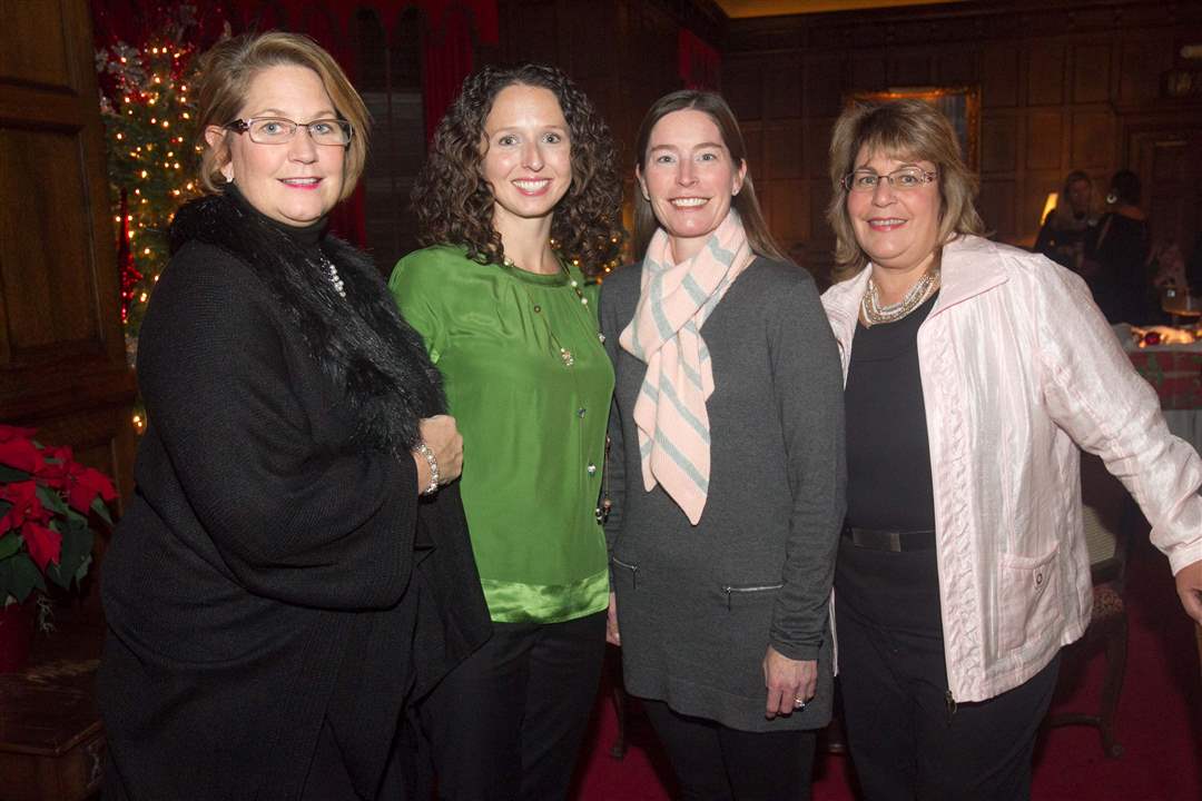 SOC-juniorleague09p-Denise-Benton