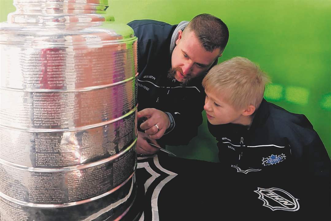 WINTERMAG29p-Sylvania-Squirt-Bob-Rose