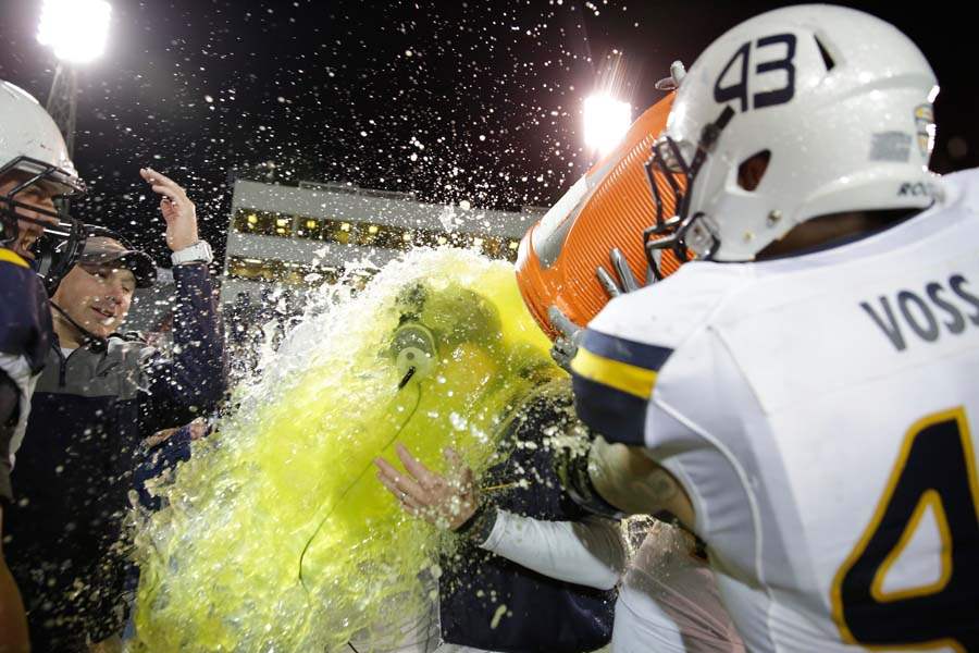 GoDaddy-Bowl-Football-campbell-dunked