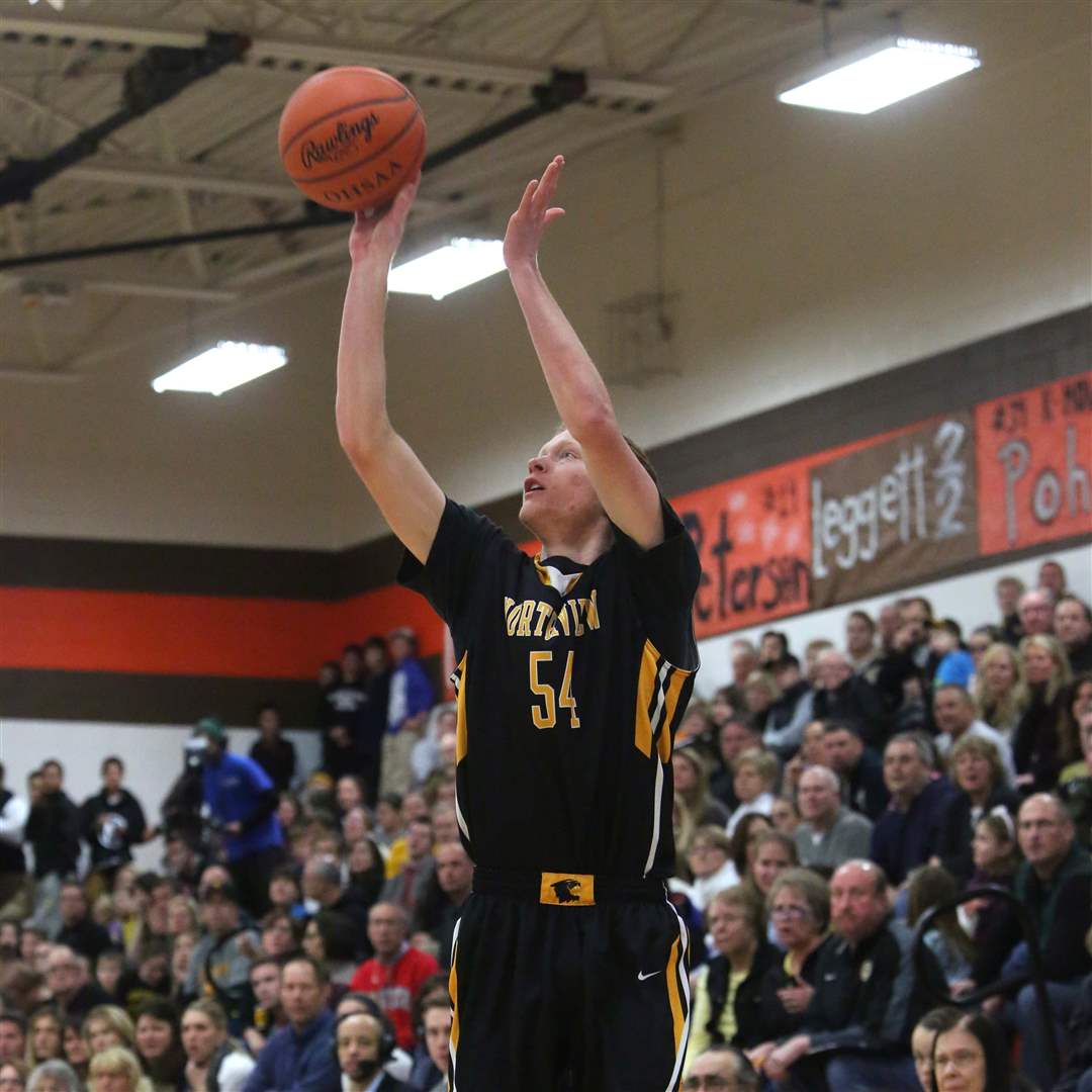 sviewbhoops09-Lucas-Sturt