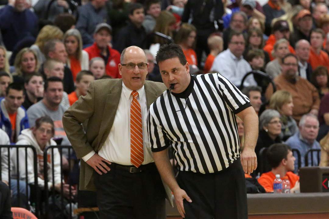 sviewbhoops09-Bruce-Smith