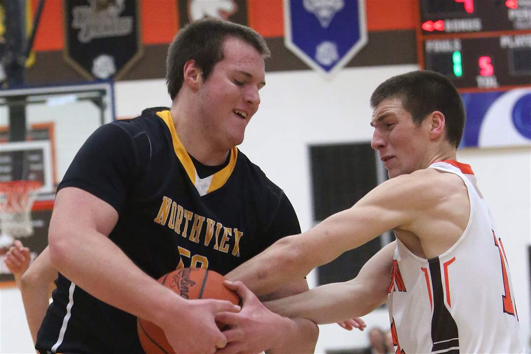 sviewbhoops09-Luke-Fortner