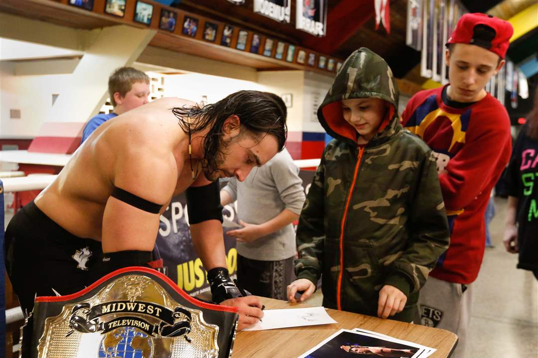 MAG-wrestling-autographs-for-Jordan-Zimmerman