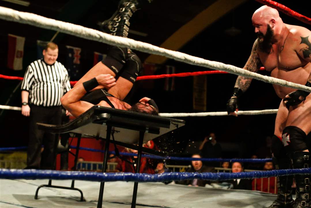 MAG-wrestling-powerbomb