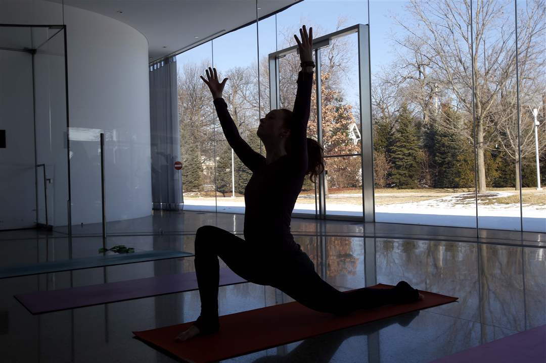 CTY-monroga01p-Essence