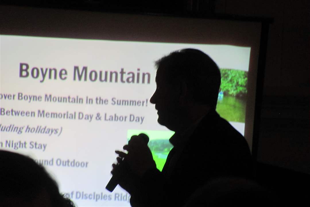 Emcee-and-auctioneer-Jerry-Anderson-FOR-YOUR-Y