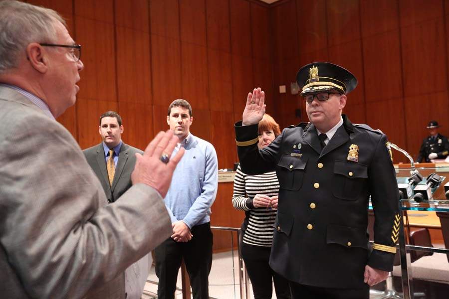 CTY-kral06p-collins-swears-in-kral