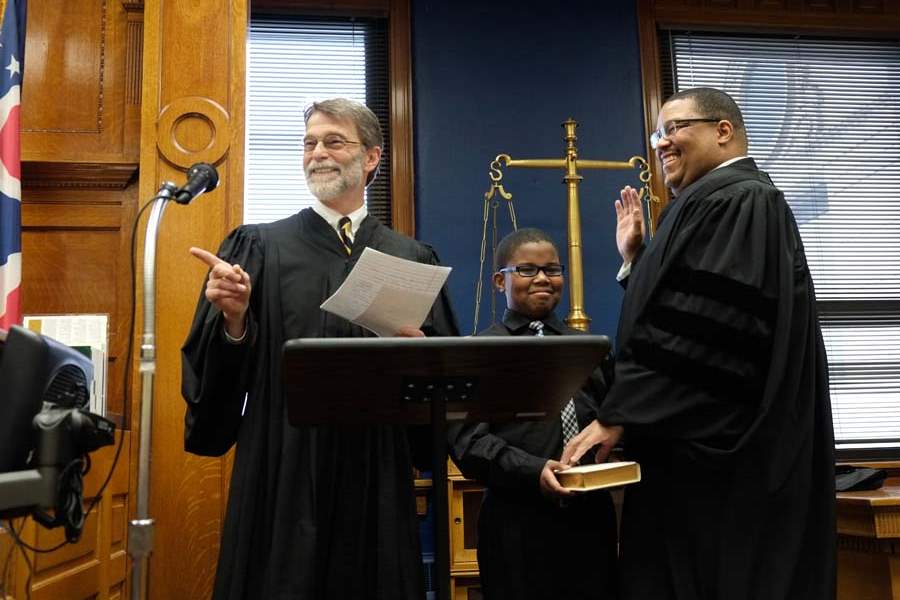 CTY-english09p-mandros-joke