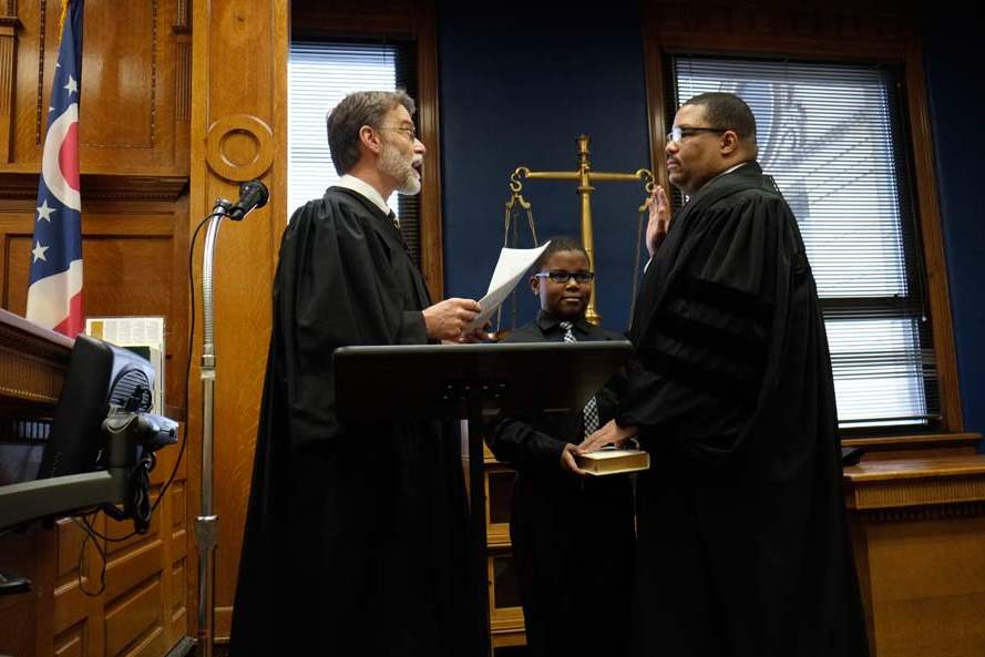 CTY-english09p-mandros-swears-in-english