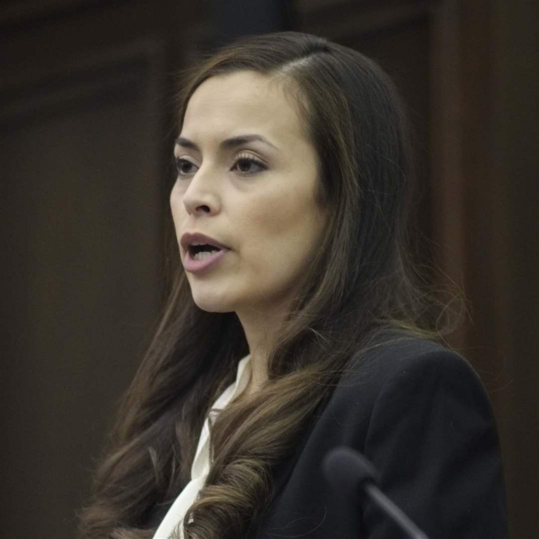 CTY-naturalize13p-Marcela